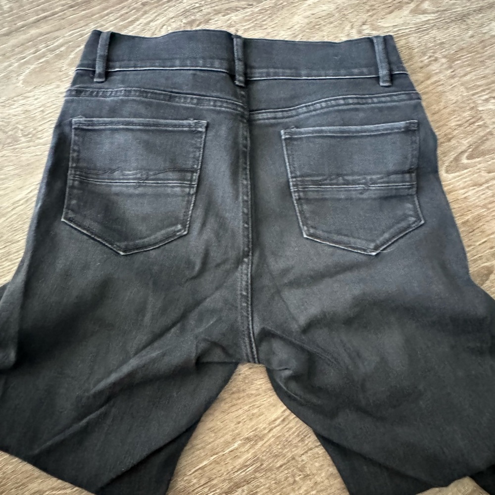 New York & Company Black High-Rise Distressed Straight Jeans - Picture 6 of 9